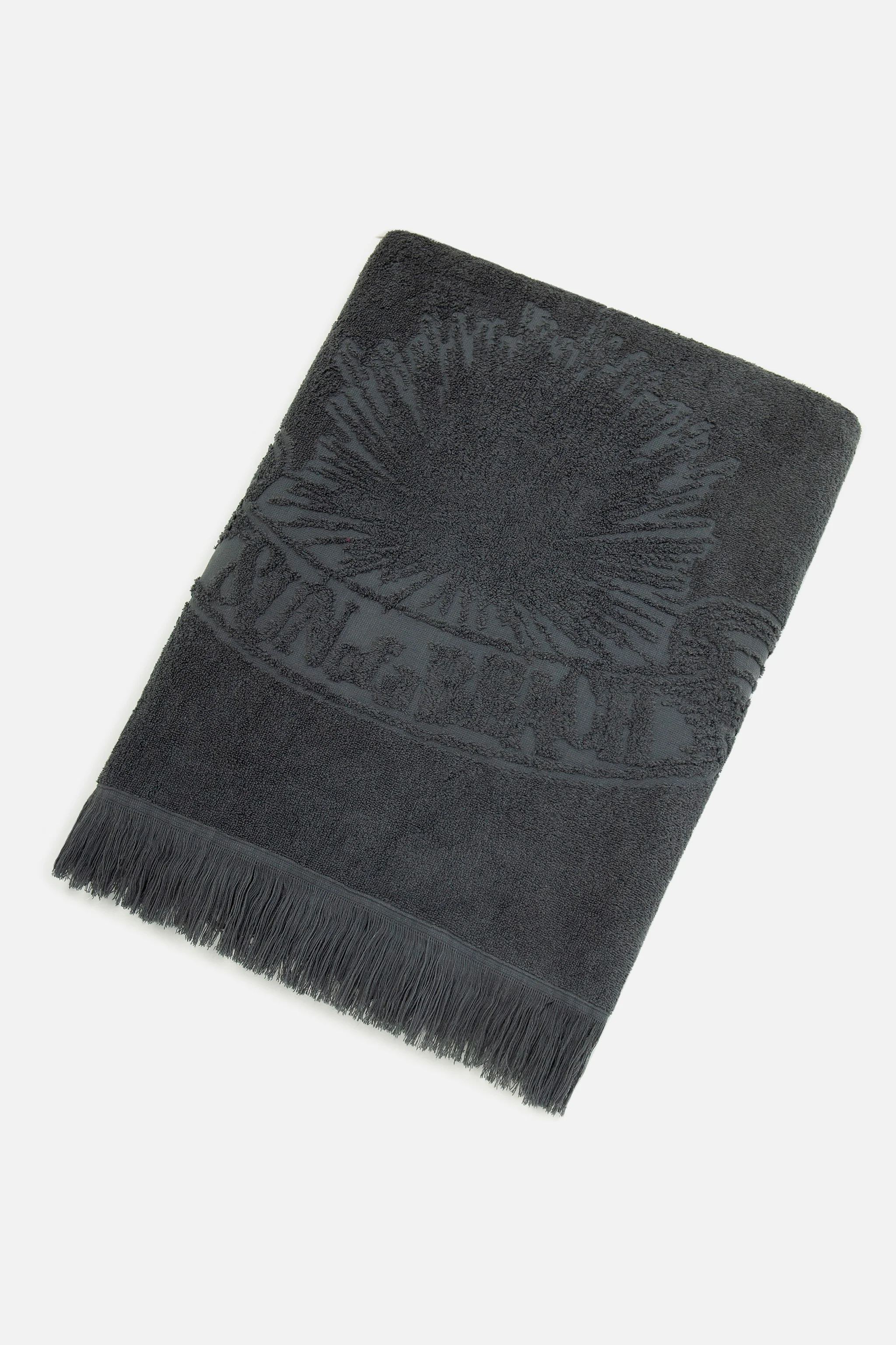graphite-monochrome-beach-towel_3